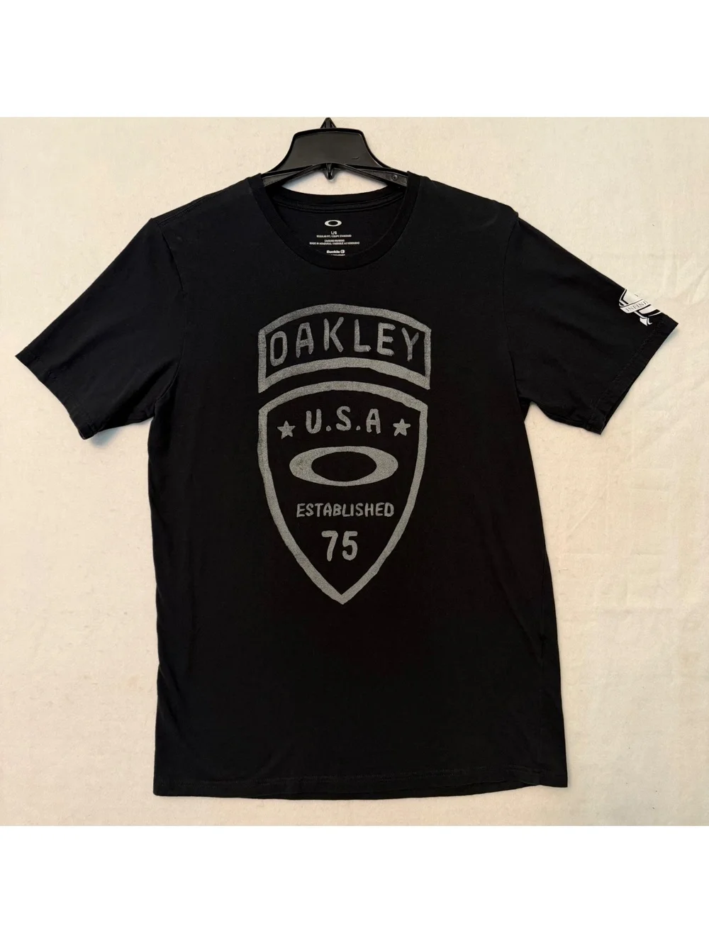 Oakley Buckle Men's Large Reg Black T-Shirt Logo Oakley USA Infinite Hero Tee